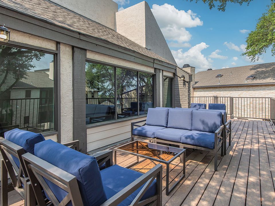 The Alto - Clubhouse Patio