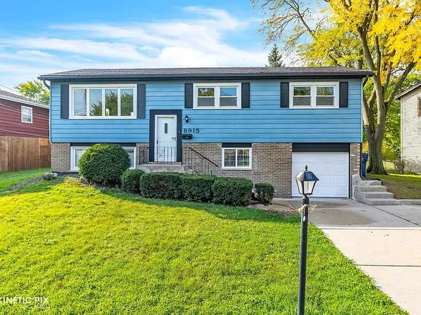 8915 Sandra Ln, Oak Lawn, IL 60457
