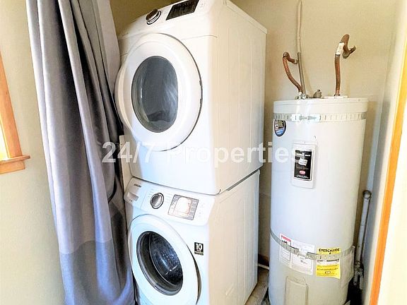 4th image of 2208 SE Ellis St #2210