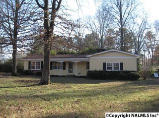 513 Crescent Dr SW, Hartselle, AL 35640