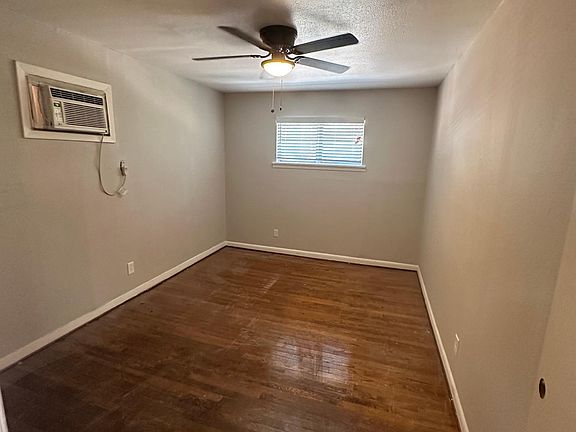 3rd image of 8 Briar Dale Ct APT 12