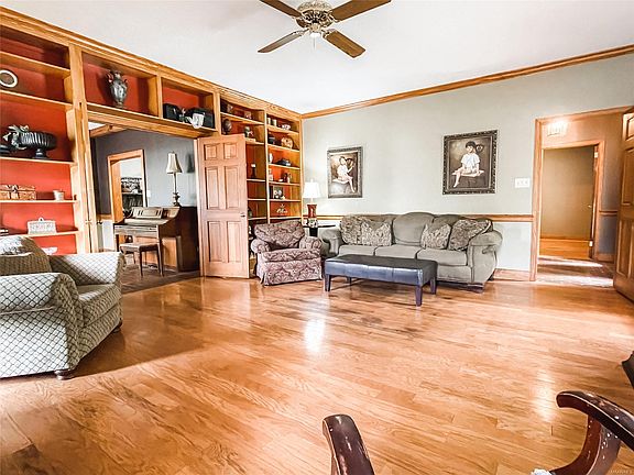 5th image of 6713 Luxembourg Cir