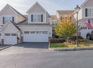 67 Beacon Hill Ter #67, Bethel, CT 06801