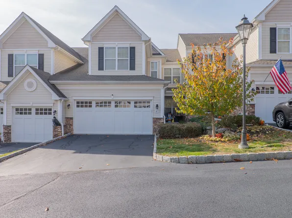 67 Beacon Hill Terrace #67, Bethel, CT 06801