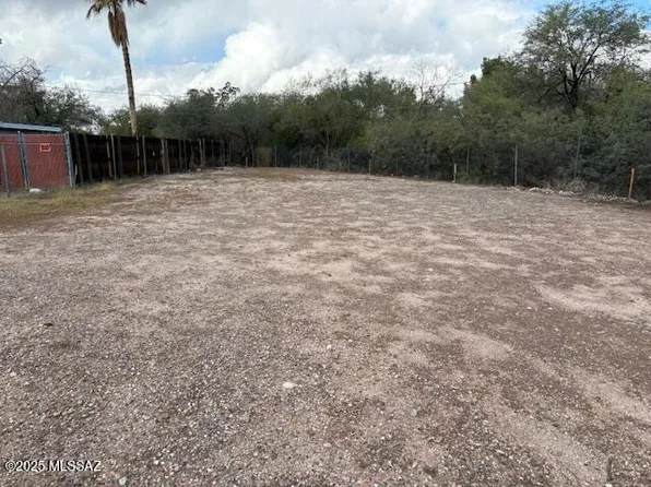 4915 E Rosewood St, Tucson, AZ 85711