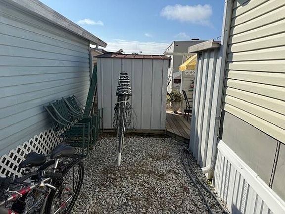 5th image of 9207 Bolton Ave #36