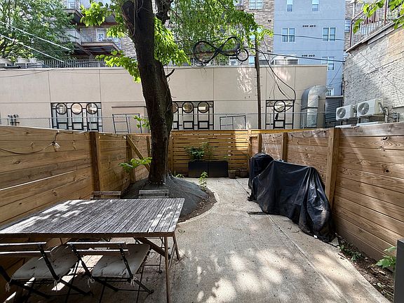 5th image of 952 Bedford Ave #1C