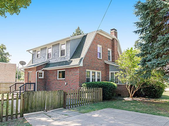 4th image of 300 S Nottawa St
