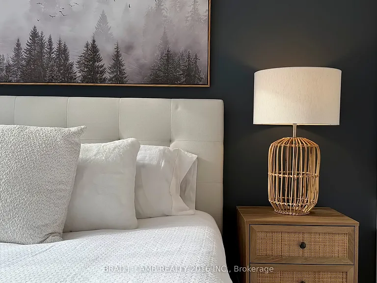 245 Davisville Ave #302 — Photo 1