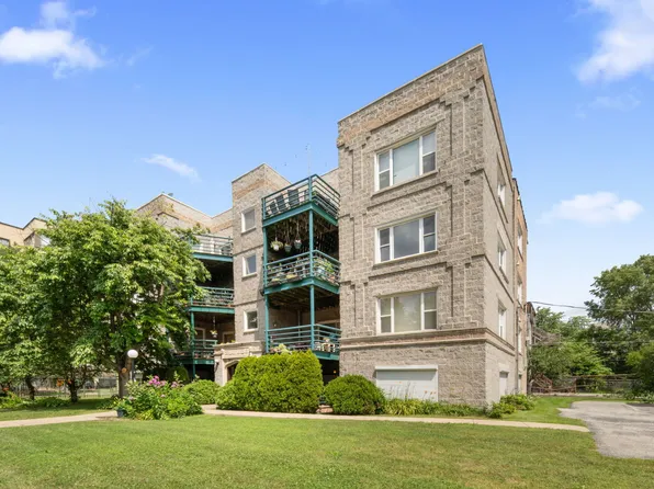 900 E 62nd St APT 2E, Chicago, IL 60637