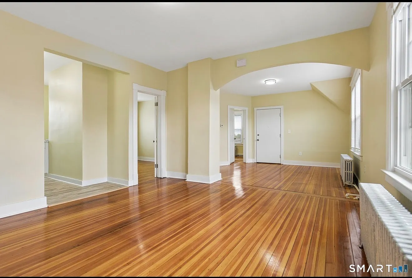 3 bed, 700 sqft, $1,875 — Photo 4
