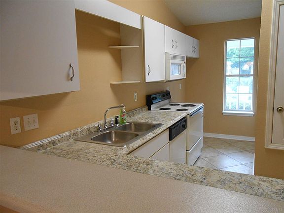 4th image of 2424 Spyglass Cir