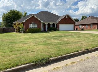 71 Salmon Ln, Russellville, AR 72802