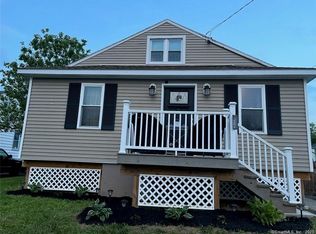 364 Chamberlain Ave, Bridgeport, CT 06606