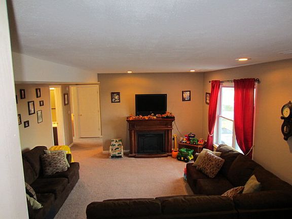 3rd image of 3605 N Lincoln St