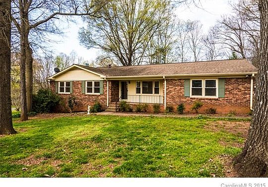 1st image of 440 Holly Cir