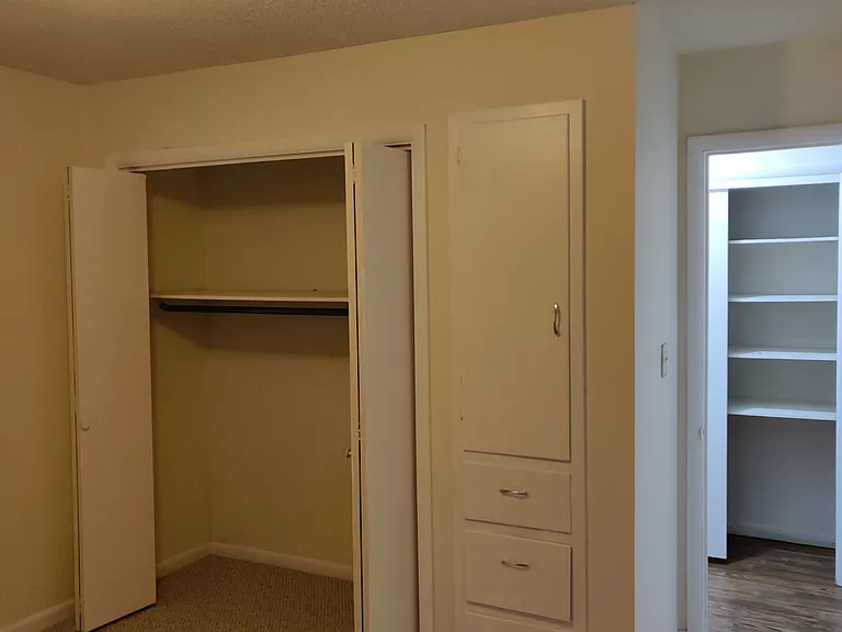 1351 N Stephens Ave — Photo 10