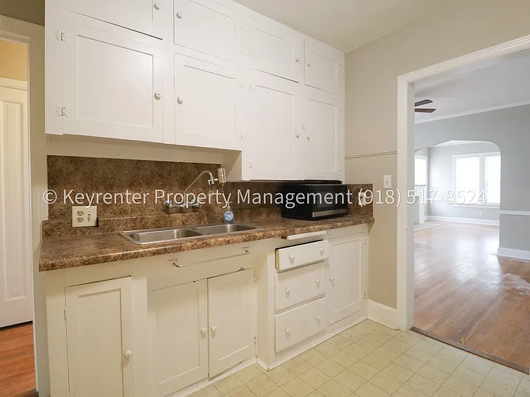 1626 S Indianapolis Ave — Photo 16