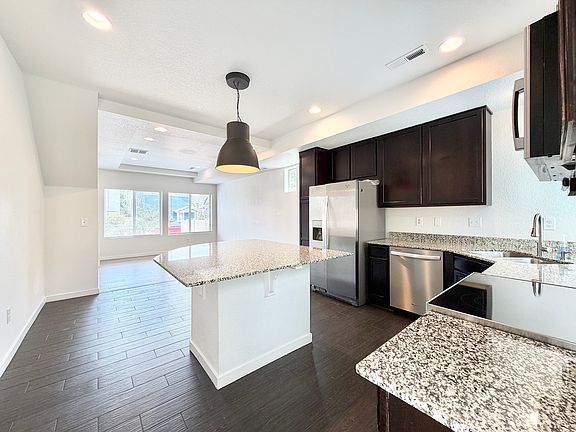 3rd image of 4881 Halifax Ct