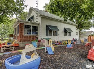 209 W Olive St, Chestnut, IL 62518