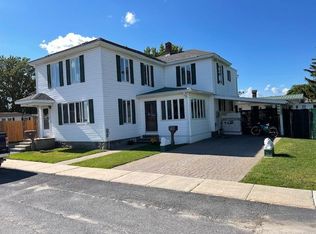 16 Washington Ave, Rouses Pt, NY 12979