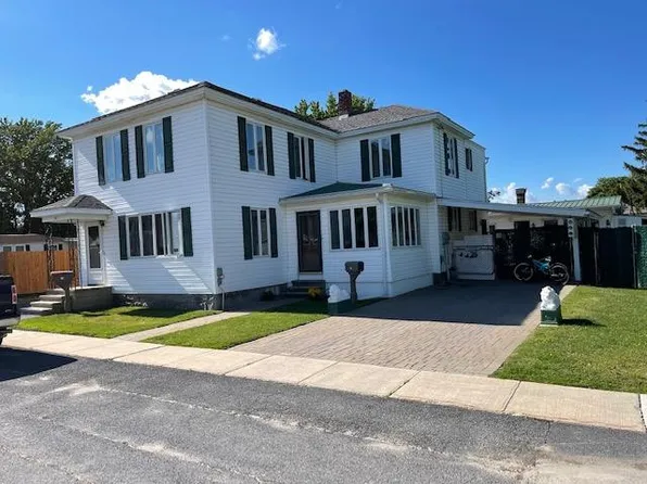 16 Washington Ave, Rouses Pt, NY 12979