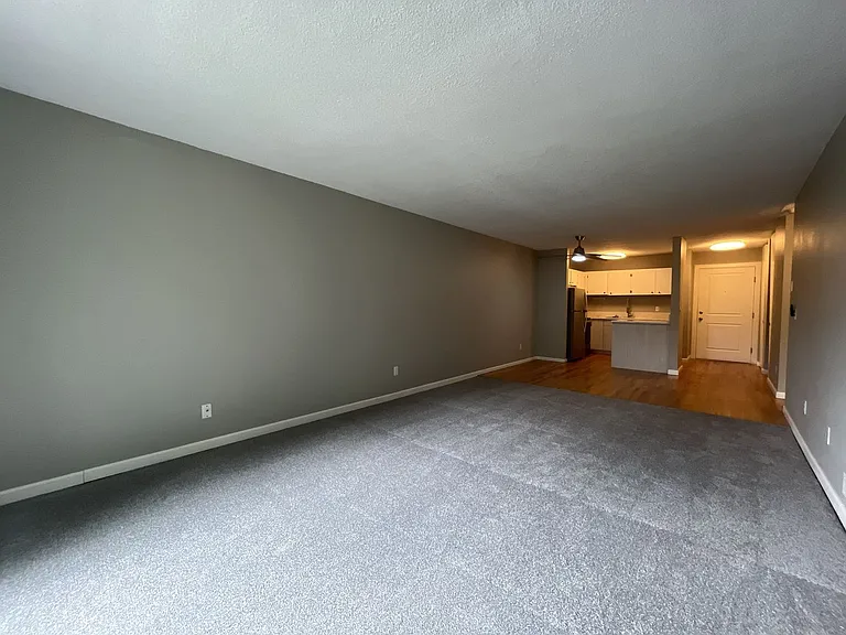15827 NE Glisan St #12 — Photo 15