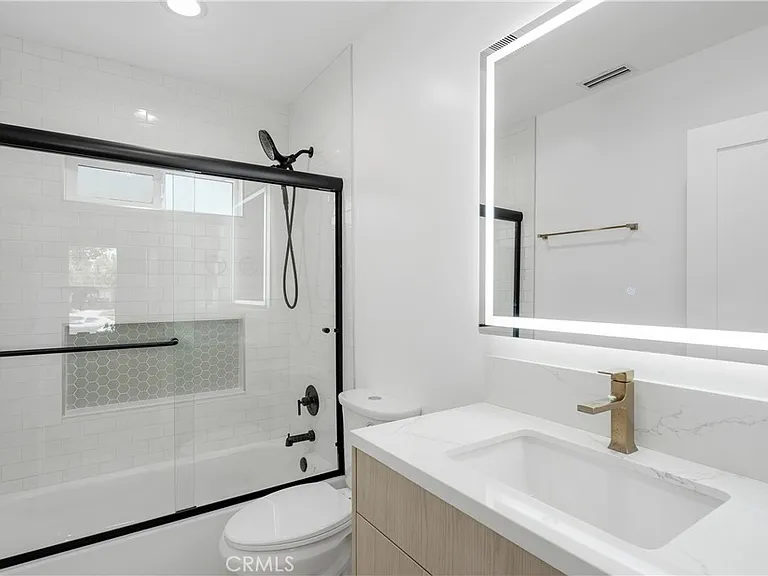 1016 Highland Ave — Photo 4