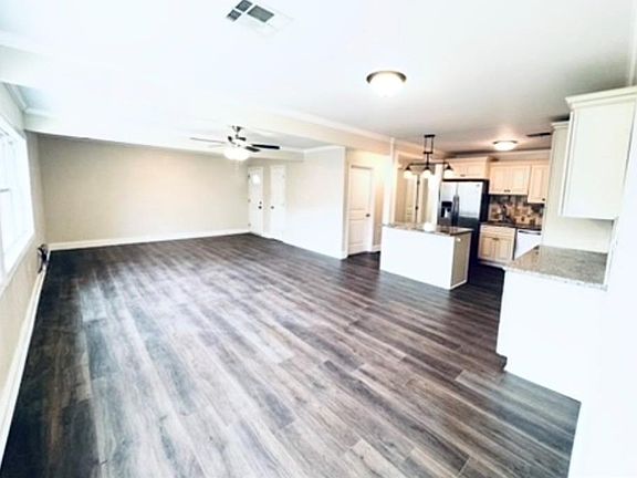 2nd image of 205 Douglas Dr