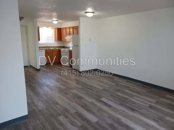 389 NE 10th St APT 12, Madras, OR 97741