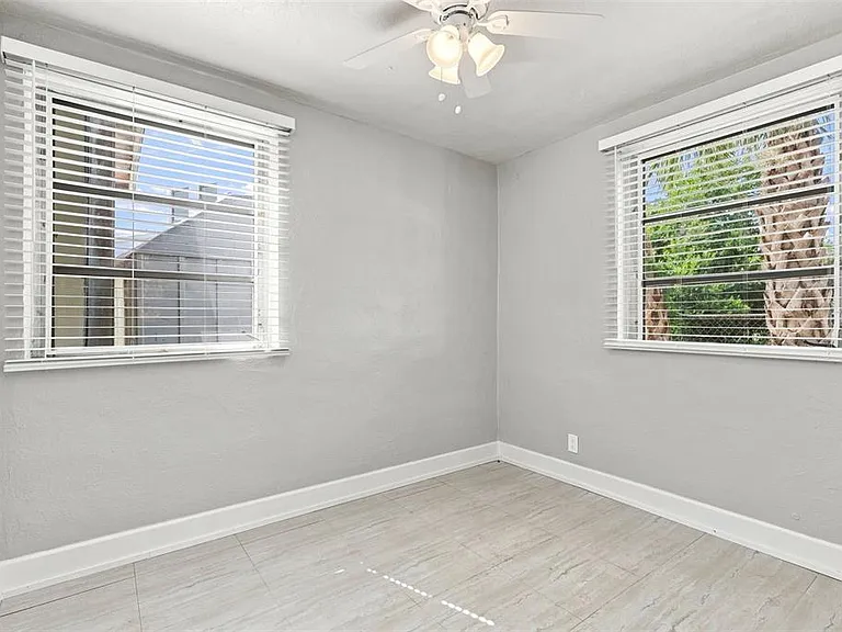 1812 Killarney Dr — Photo 18