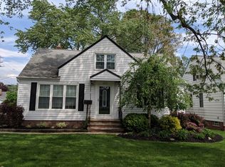 1217 E Miner Rd, Mayfield Heights, OH 44124