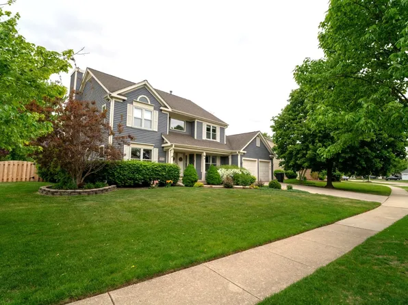 600 Salceda Dr, Mundelein, IL 60060