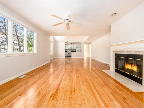 13 Pga Lane, Mashpee, MA 02649