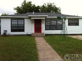 907 N Church St, Decatur, TX 76234