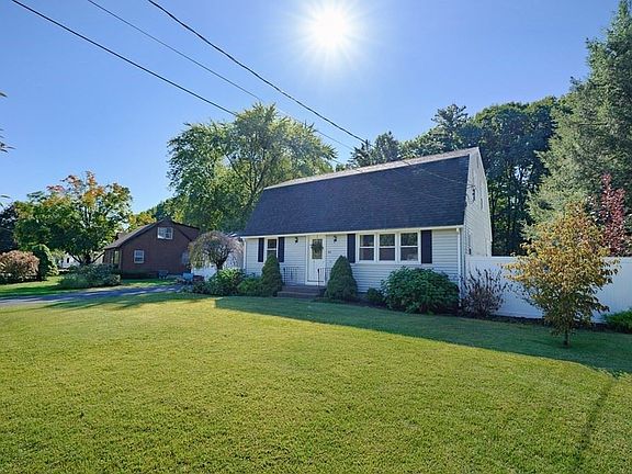 3rd image of 66 Forest Glen Dr