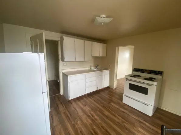 324 9th St, Evanston, WY 82930