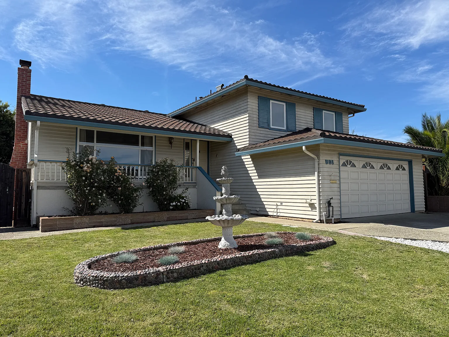 4 bed, 2250 sqft, $6,800 — Photo 1