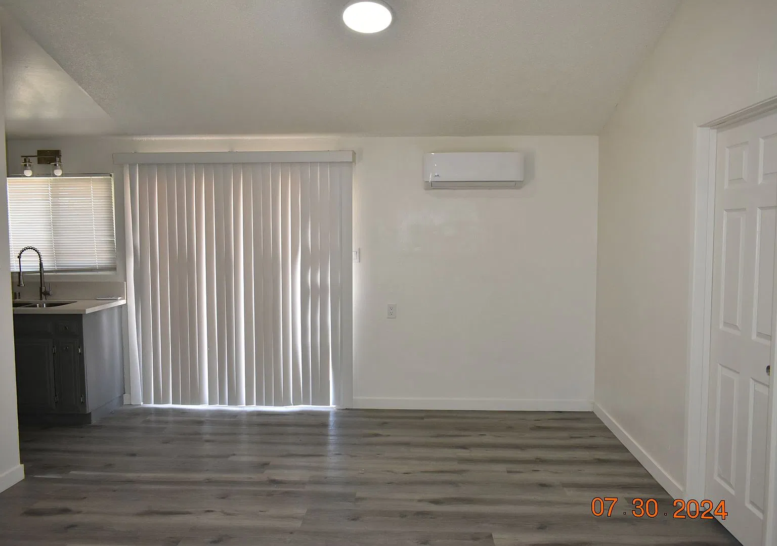 Charming 3-bedroom, 2-bathroom home located in California City, CA! — Photo 3
