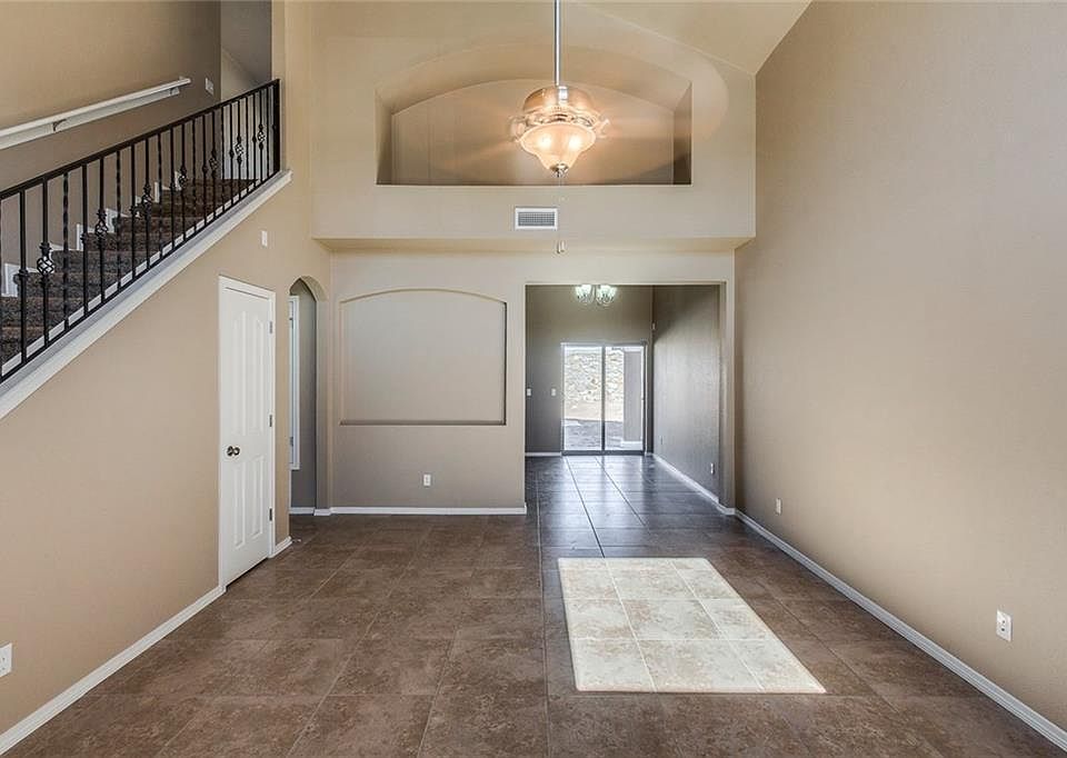 2nd image of 1116 Jaime J Zapata St