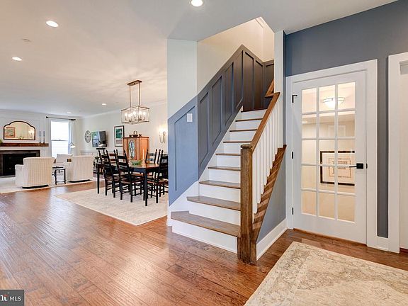 3rd image of 313 Gaffney Ct