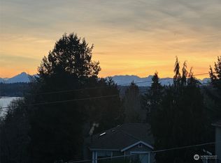 9009 45th Ave NE, Seattle, WA 98115