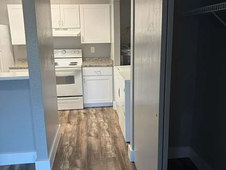 1107 W 5th Ave — Photo 39