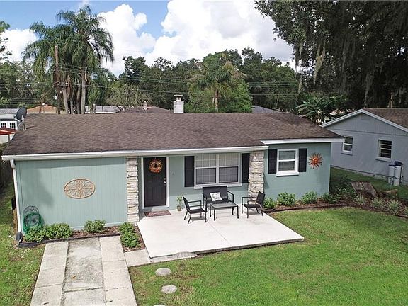 3rd image of 1052 Pineview Pl