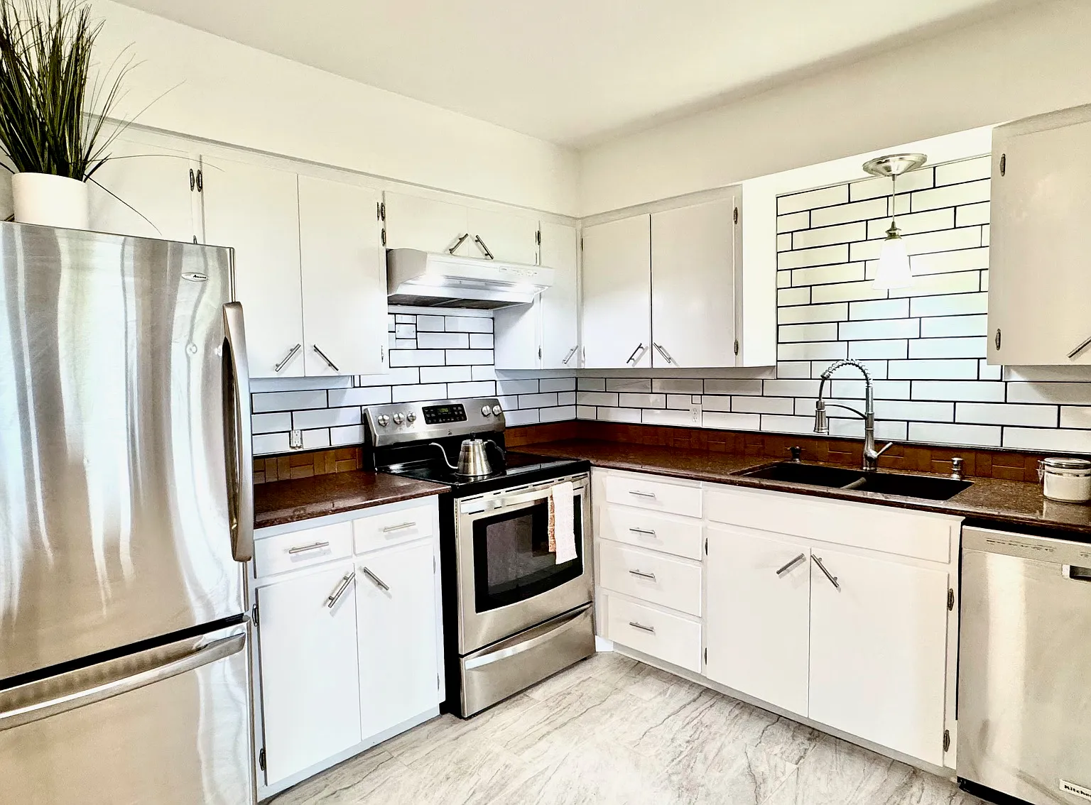 2 bed, 1400 sqft, $1,850 — Photo 1