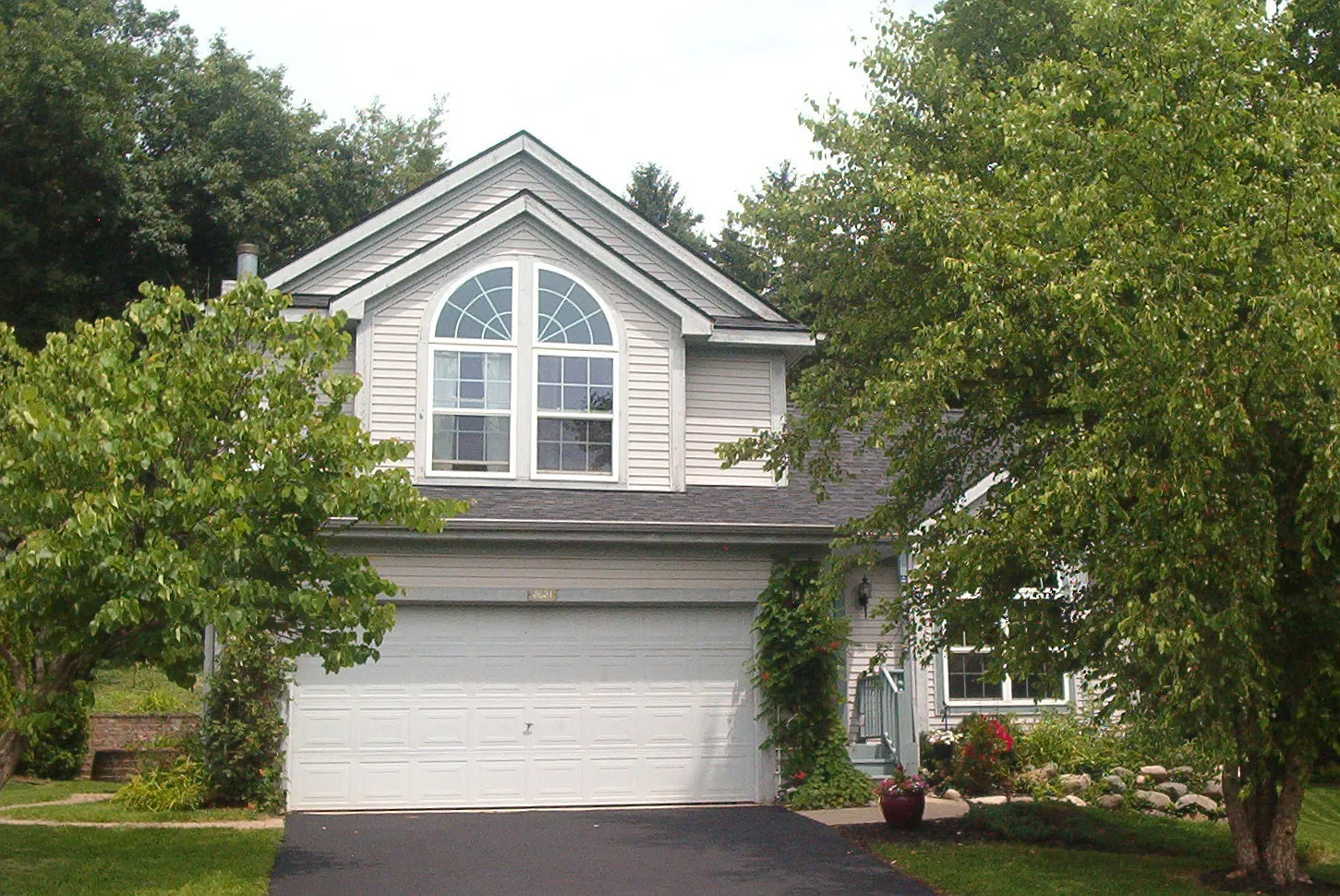 2621 Hilltop Ln photo 1