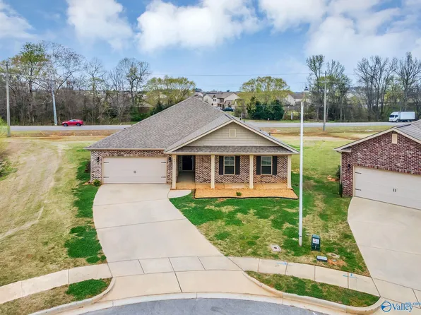201 Poplar Hollow Dr, Harvest, AL 35749