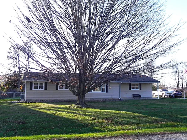 58048 Church Dr, Three Rivers, MI 49093