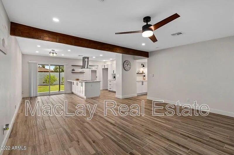 3 bed, 2.0 bath, 1480 sqft, $2,300 — Photo 4