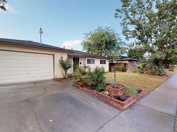 2nd image of 5076 E Carmen Ave